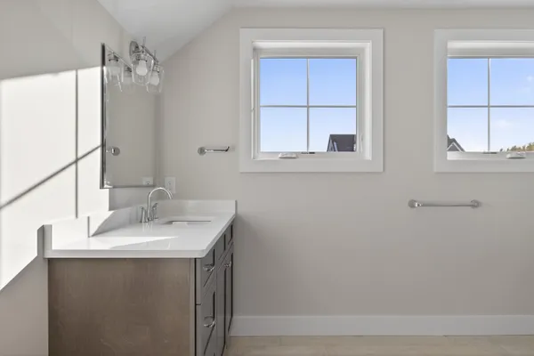 $825,000 | 144 Owls Nest Road, Portland, ME 04102