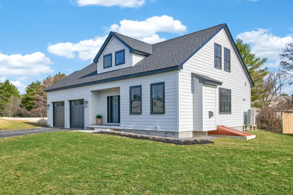 $825,000 | 144 Owls Nest Road, Portland, ME 04102