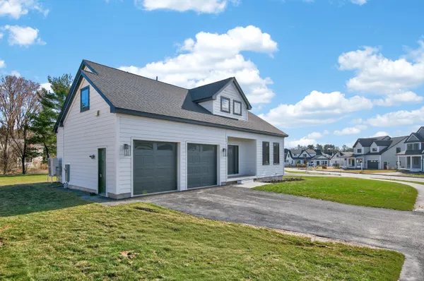 $825,000 | 144 Owls Nest Road, Portland, ME 04102