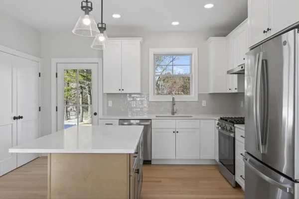 $825,000 | 144 Owls Nest Road, Portland, ME 04102