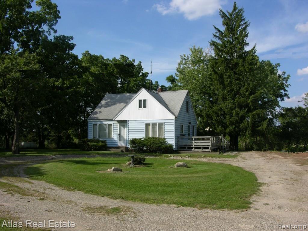1451 East Thompson Road Holly, MI 48442 - Photo 1 of 7 DSCN9630.jpg