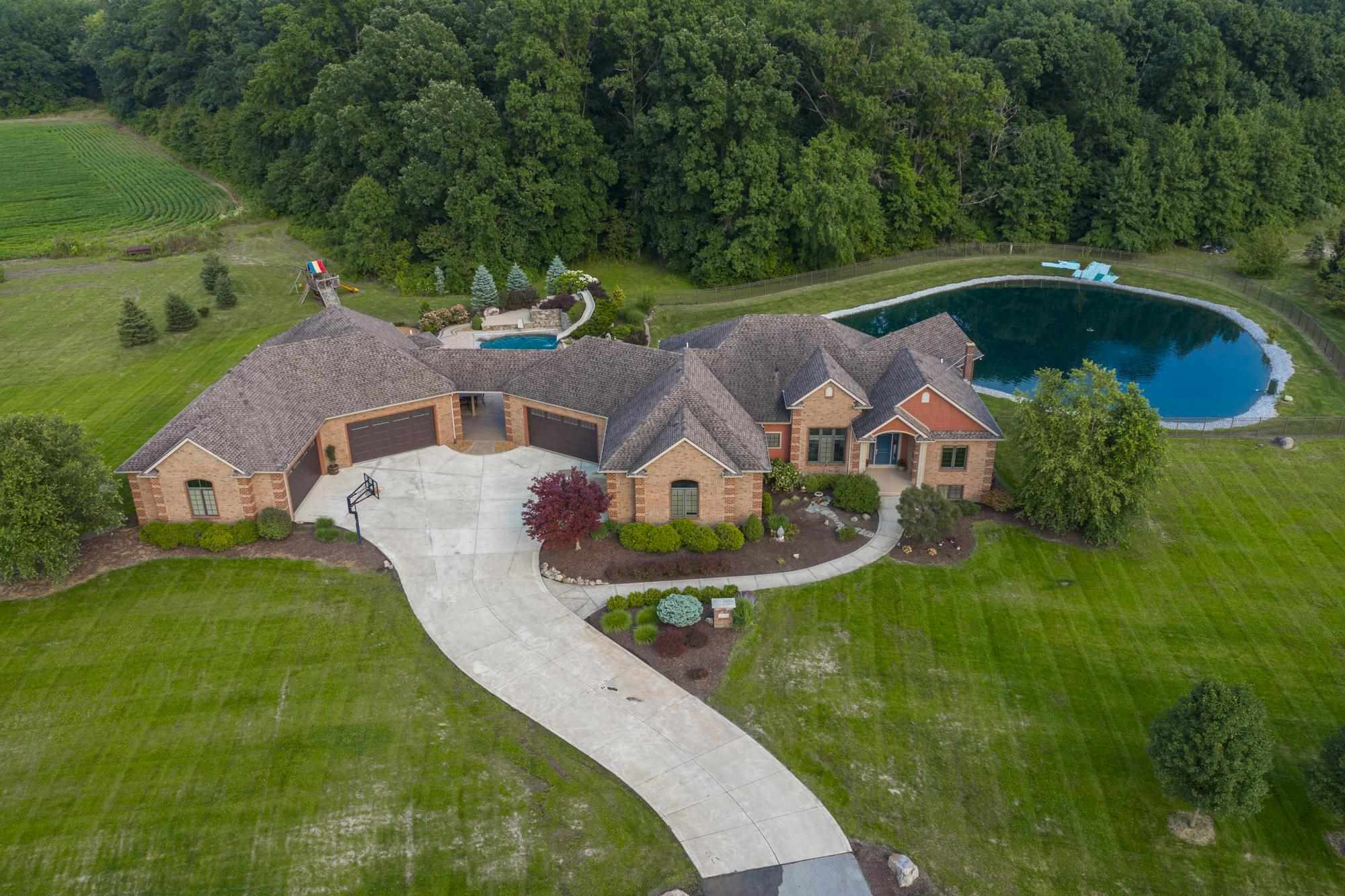 10110 Notestine Road Fort Wayne, IN 46835 - Photo 1 of 36