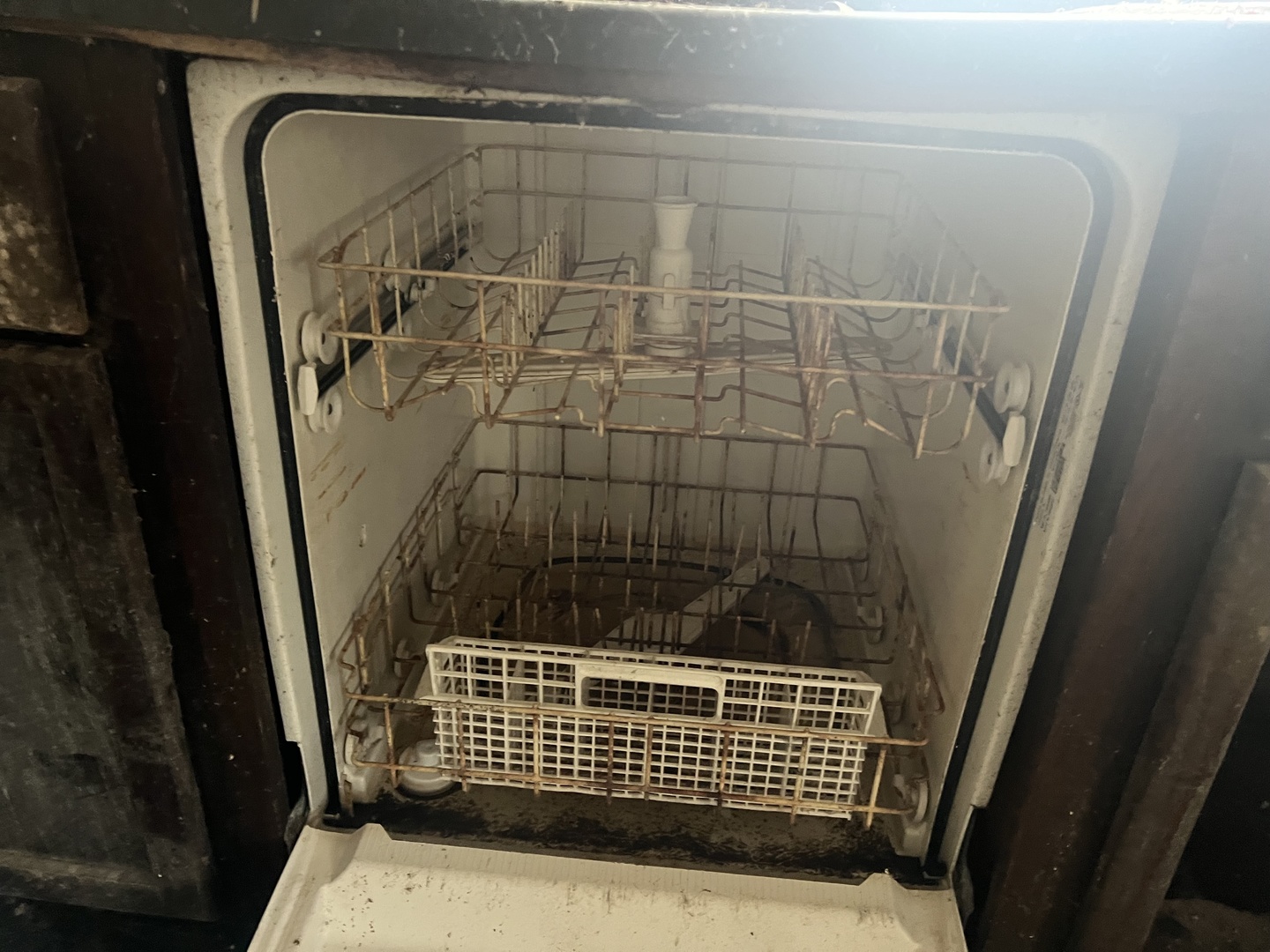 720 East Marion Street Clinton, IL 61727 - Photo 16 of 29 a view of wooden door