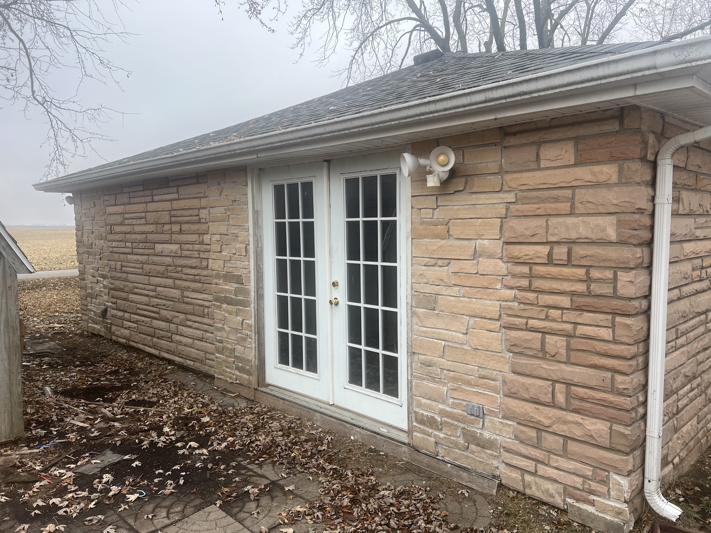 720 East Marion Street Clinton, IL 61727 - Photo 22 of 29 a view of front door