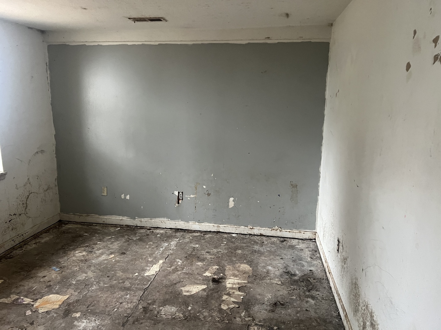 720 East Marion Street Clinton, IL 61727 - Photo 8 of 29