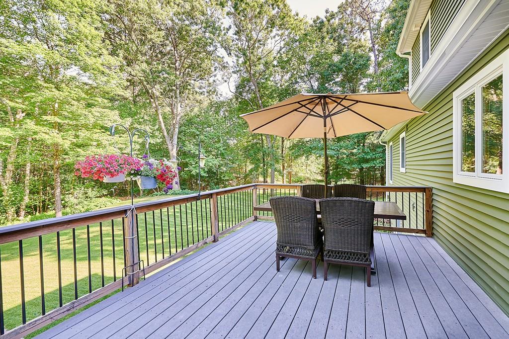 56 Pomeroy Meadow Road Southampton, MA 01073 - Photo 27 of 39