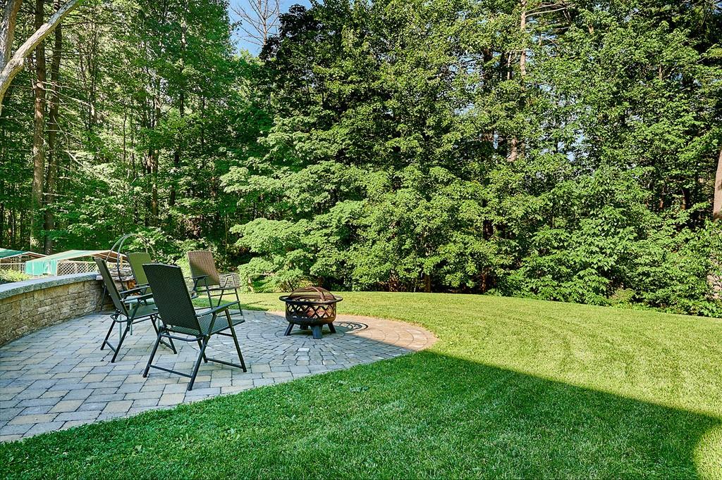 56 Pomeroy Meadow Road Southampton, MA 01073 - Photo 33 of 39