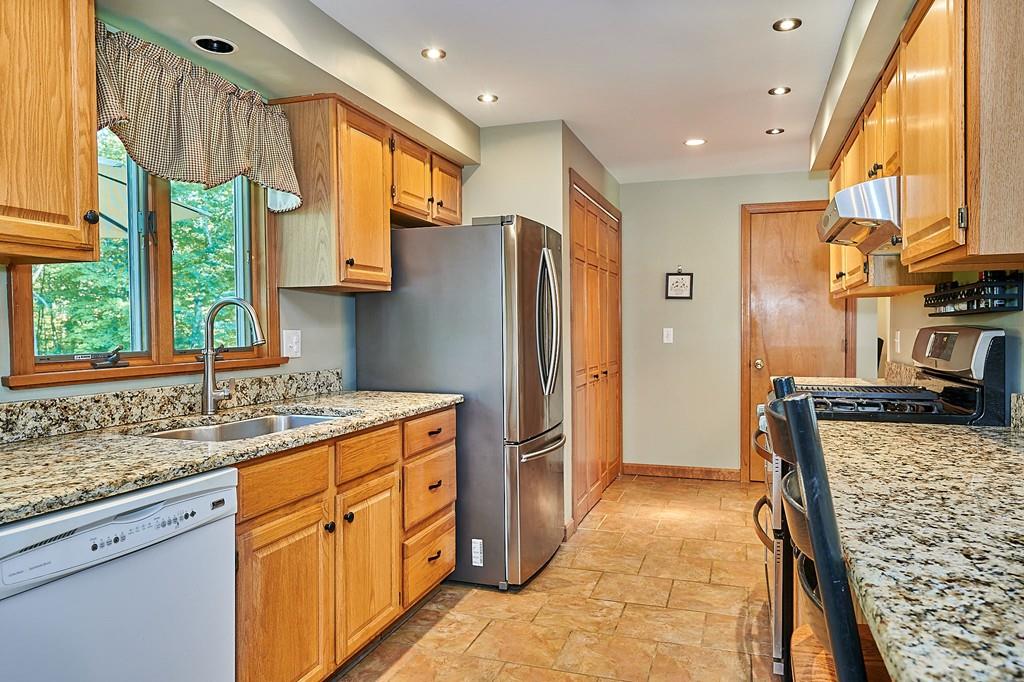 56 Pomeroy Meadow Road Southampton, MA 01073 - Photo 7 of 39