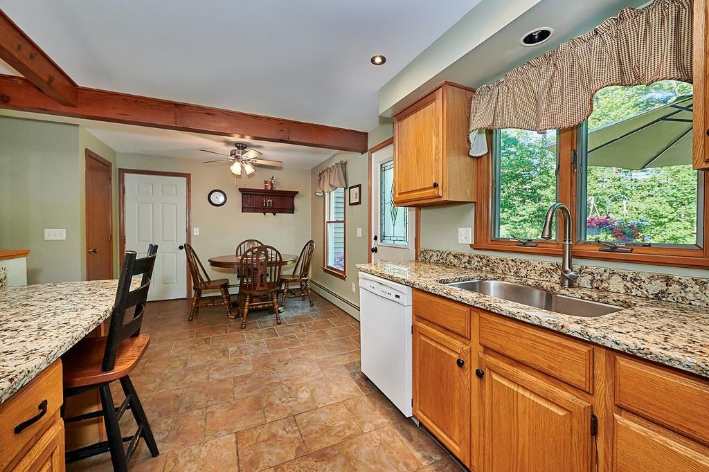 56 Pomeroy Meadow Road Southampton, MA 01073 - Photo 10 of 39