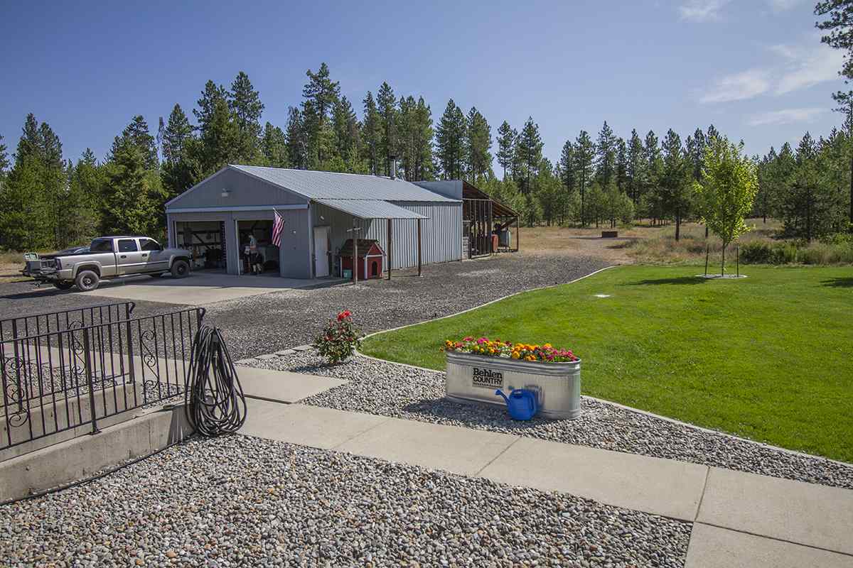 35912 North Sheldon Road Deer Park, WA 99006 - Photo 3 of 20 Gallery Image 3