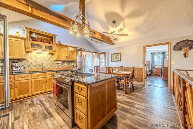 $970,000 | 13715 Industry Road, Lebanon, MO 65536