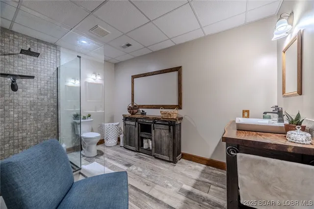 $970,000 | 13715 Industry Road, Lebanon, MO 65536