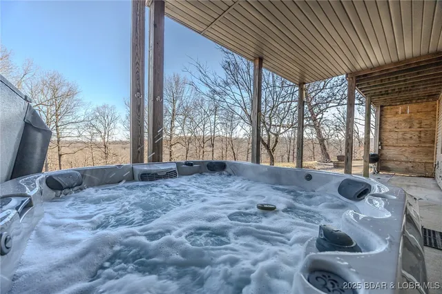 $970,000 | 13715 Industry Road, Lebanon, MO 65536