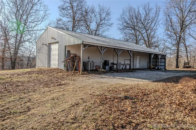 $970,000 | 13715 Industry Road, Lebanon, MO 65536