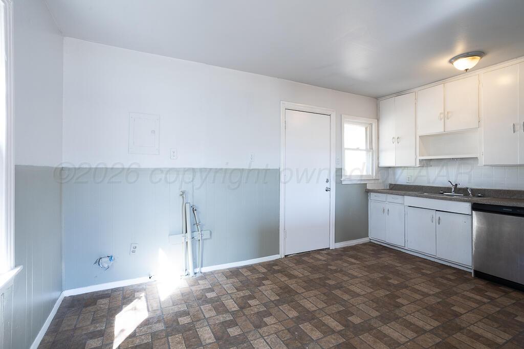 4422 South Ong Street Amarillo, TX 79110 - Photo 4 of 17 Kitchen