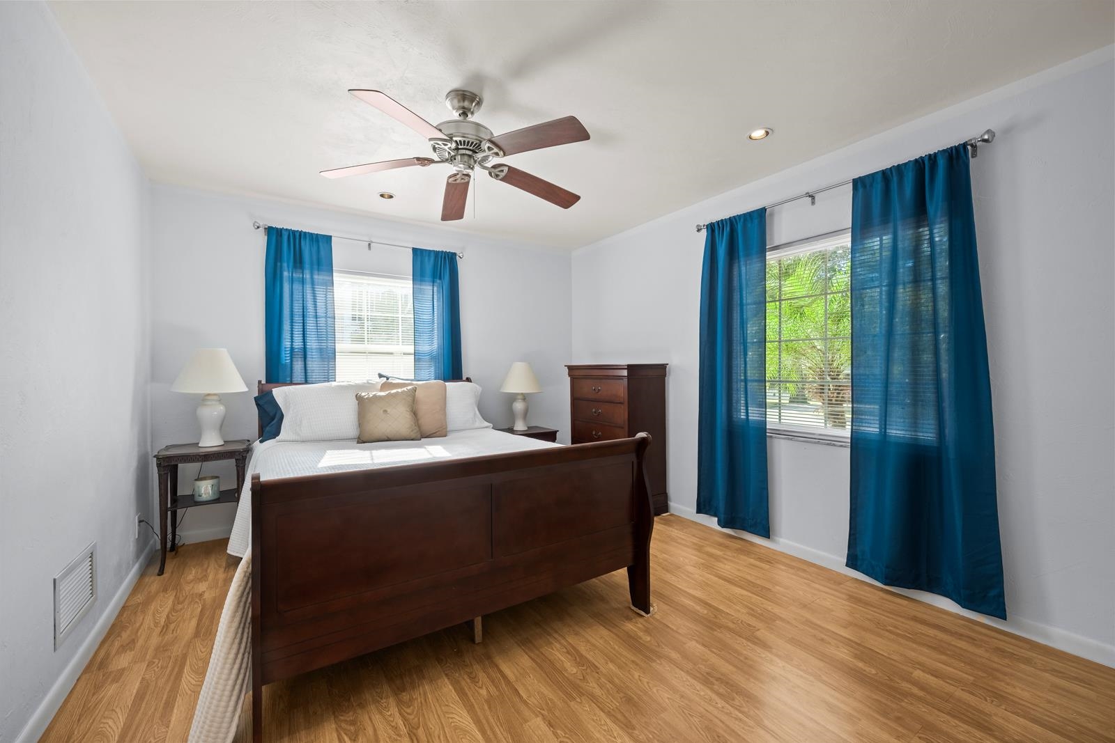 345 Cypress Road St. Augustine, FL 32086 - Photo 23 of 56 a living room with furniture and a large window