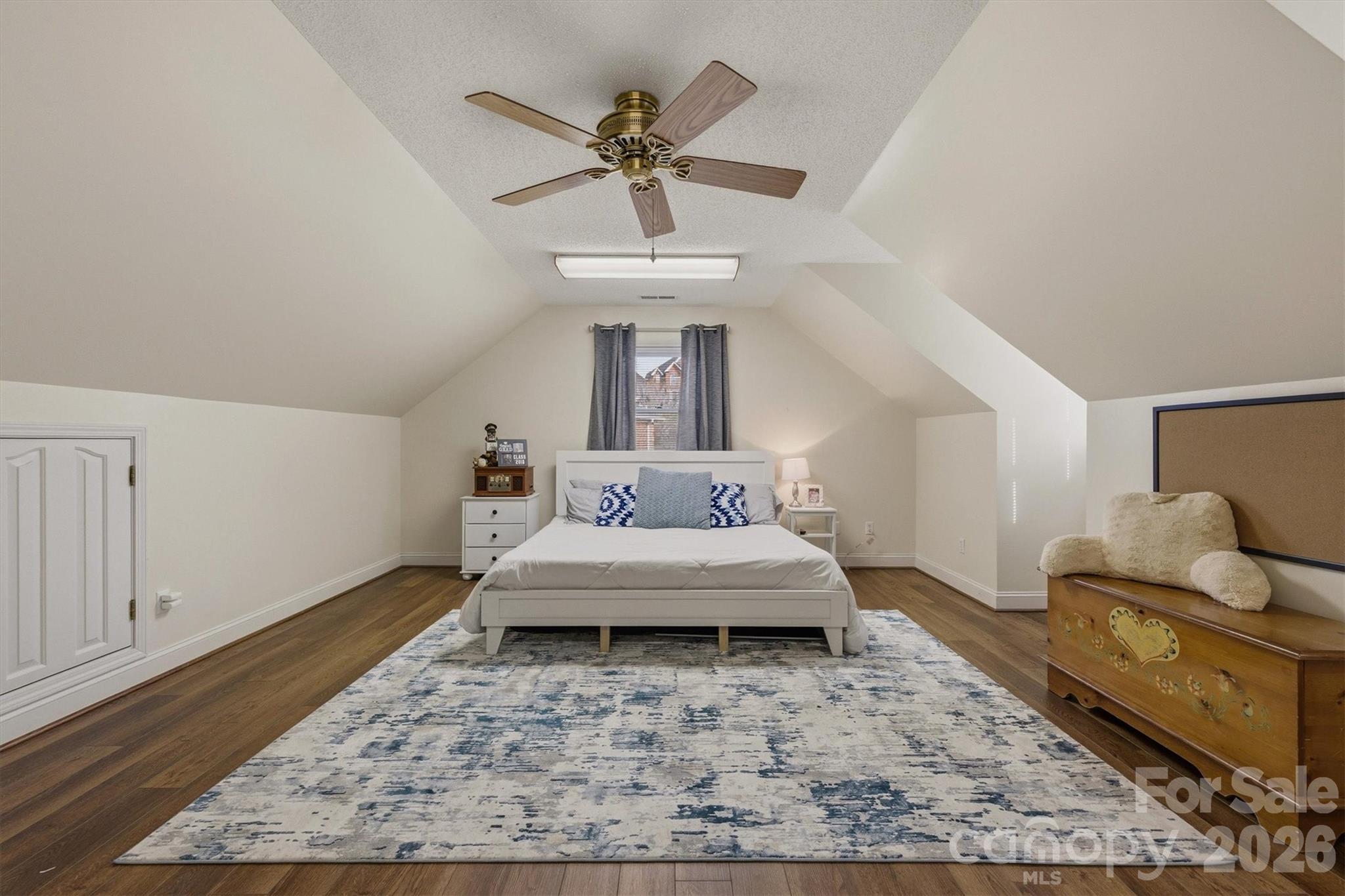 46 Mariners Point Lane Hickory, NC 28601 - Photo 35 of 43 a living room with furniture and a rug