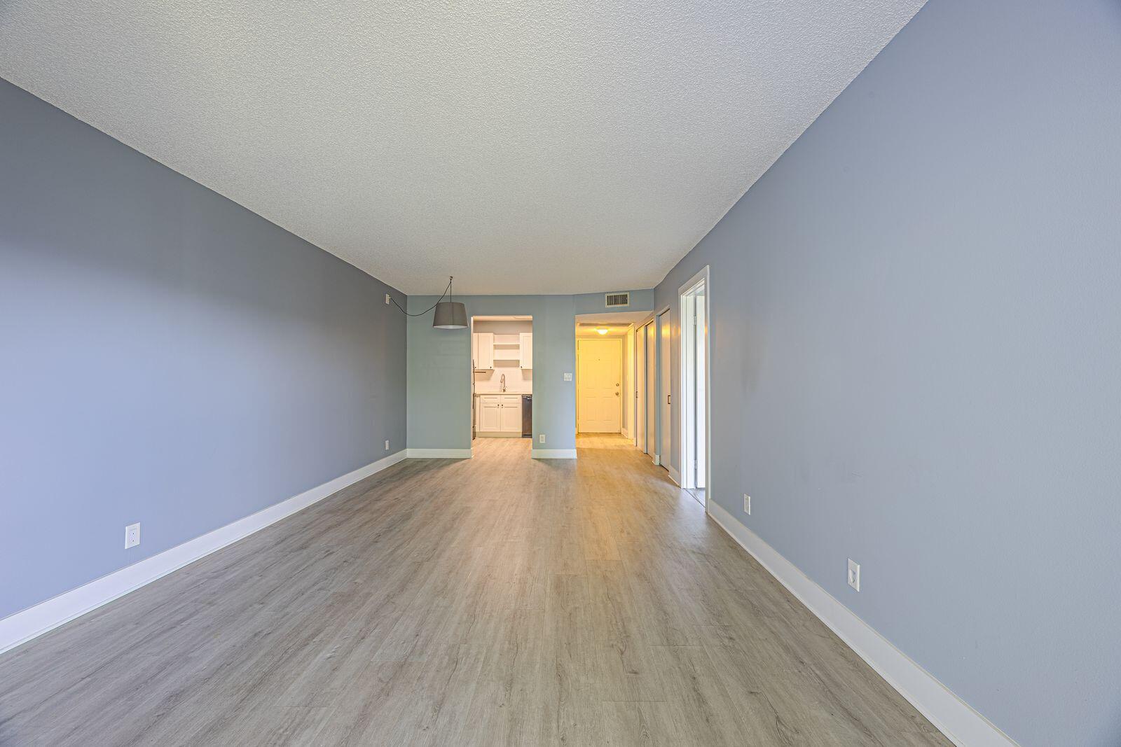 9440 Southwest 8th Street, Unit 417 Boca Raton, FL 33428 - Photo 8 of 26 9940 SW 8th St (Living Rm4)