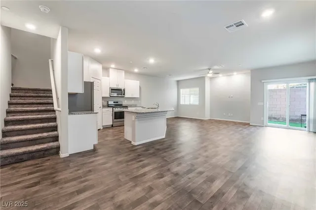 $2,200 | 4730 Ridgeley Avenue, Unit 103, North Las Vegas, NV 89084