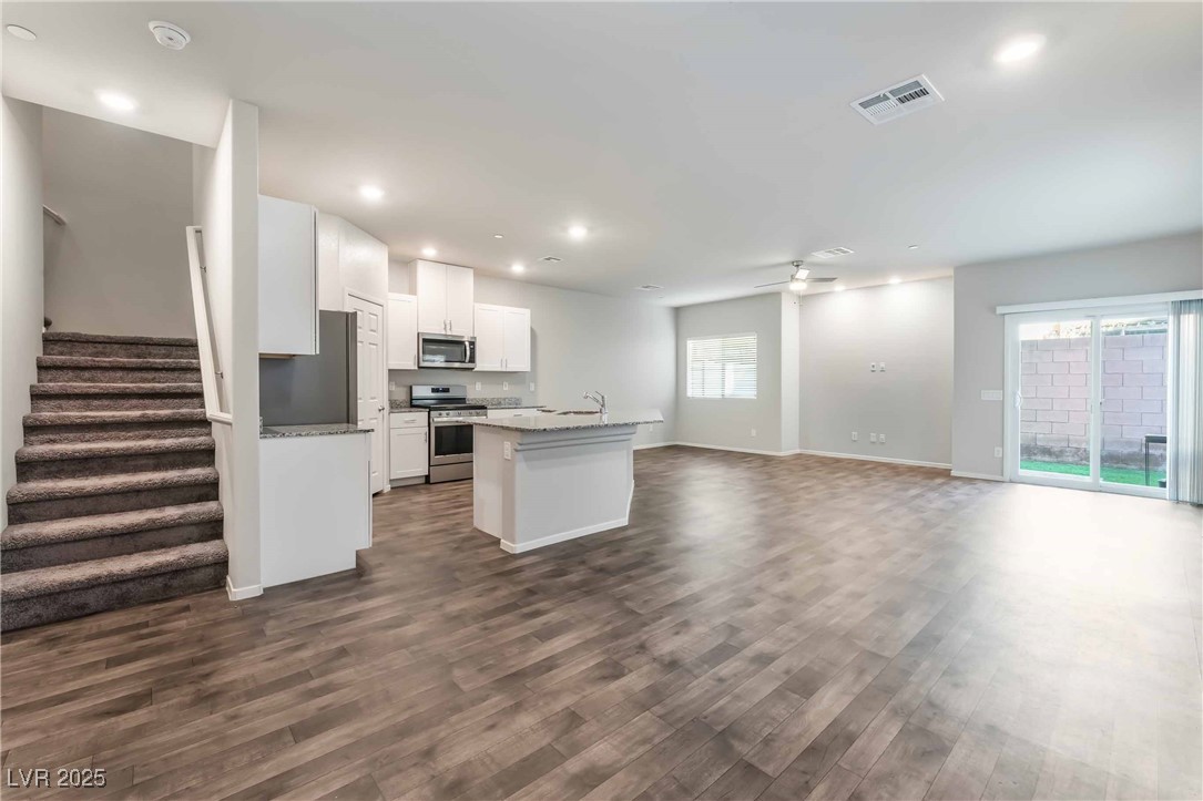 4730 Ridgeley Avenue, Unit 103 North Las Vegas, NV 89084 - Photo 3 of 23