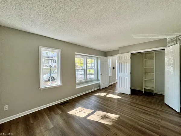 $319,900 | 4019 Sherry Court, Jamestown, NC 27282