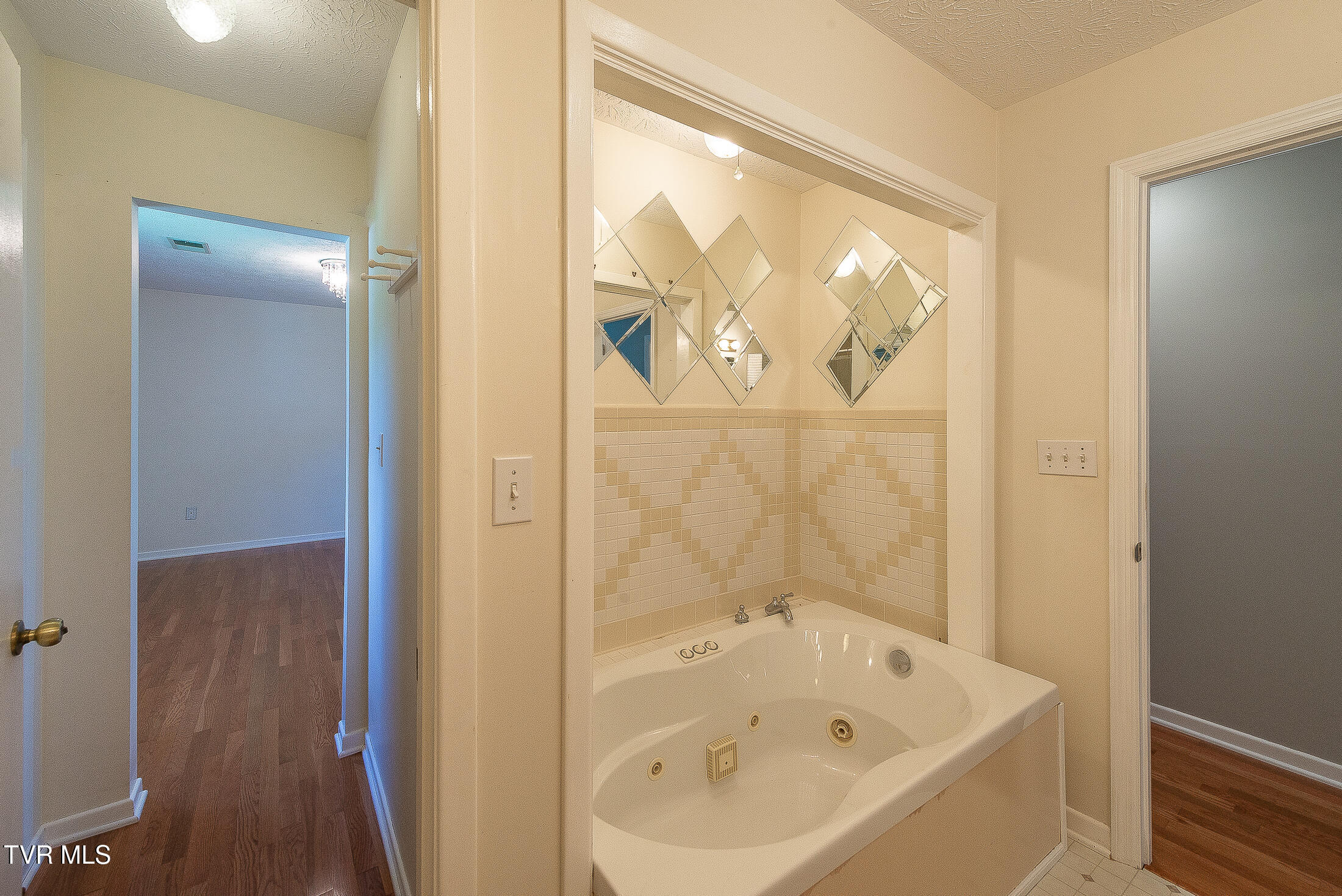 118 Hidden Valley Road Kingsport, TN 37663 - Photo 10 of 26 DSC_8169