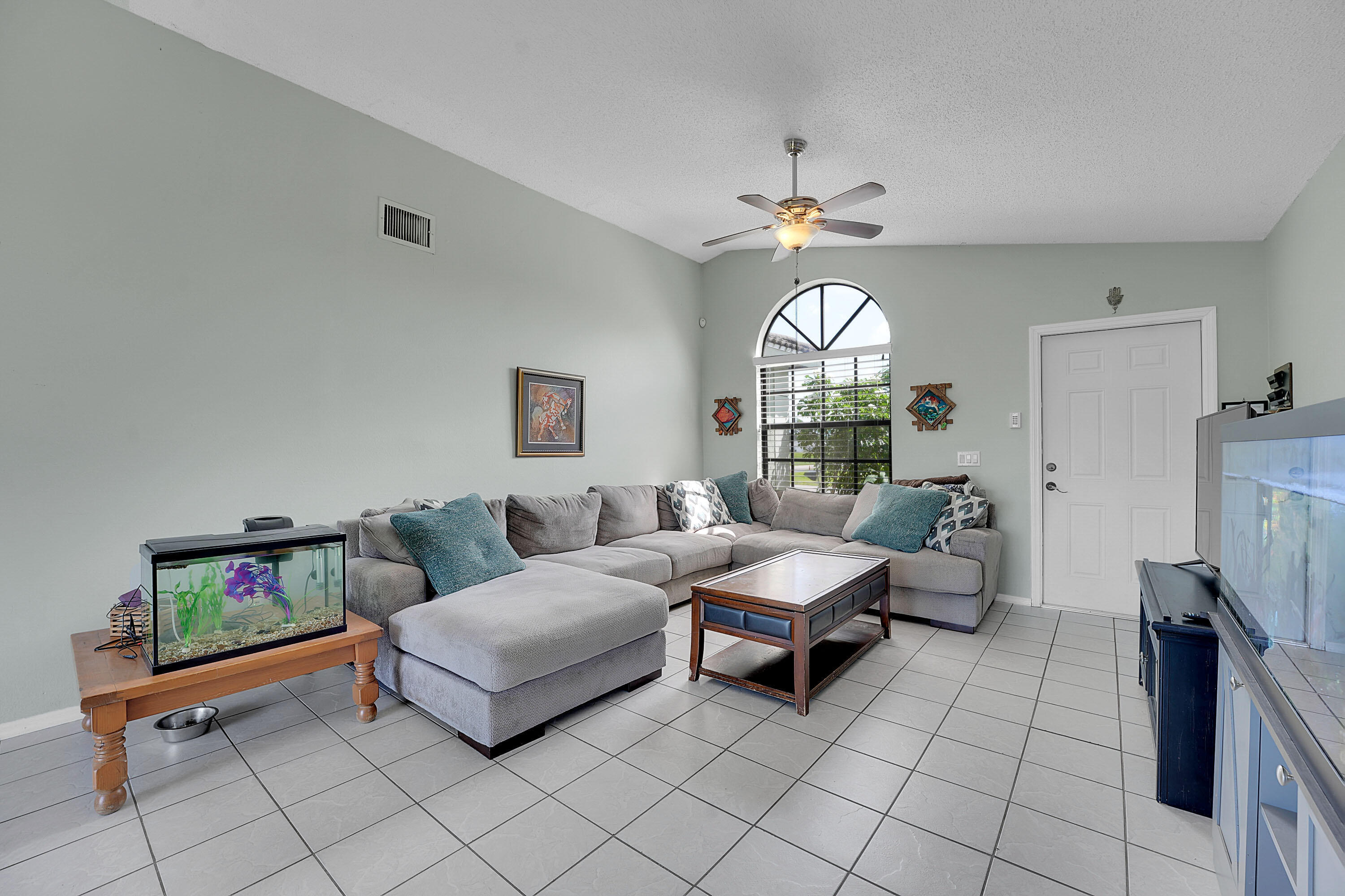 2849 Southwest Pierson Road Port St. Lucie, FL 34953 - Photo 5 of 39 05_1 (5)