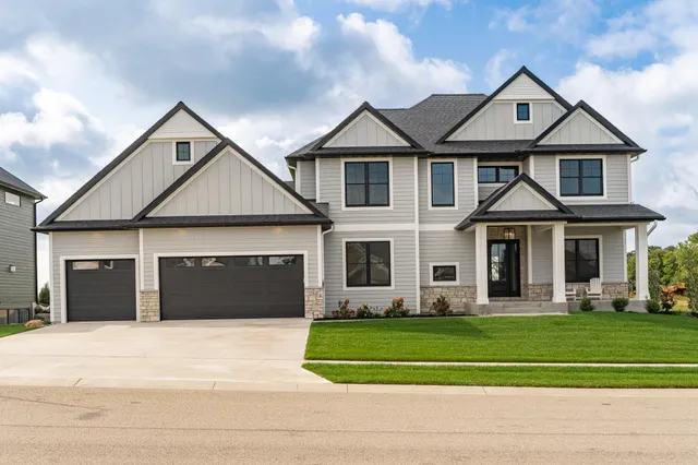 $1,365,000 | 2764 Scenic Point Drive Southwest, Rochester, MN 55902