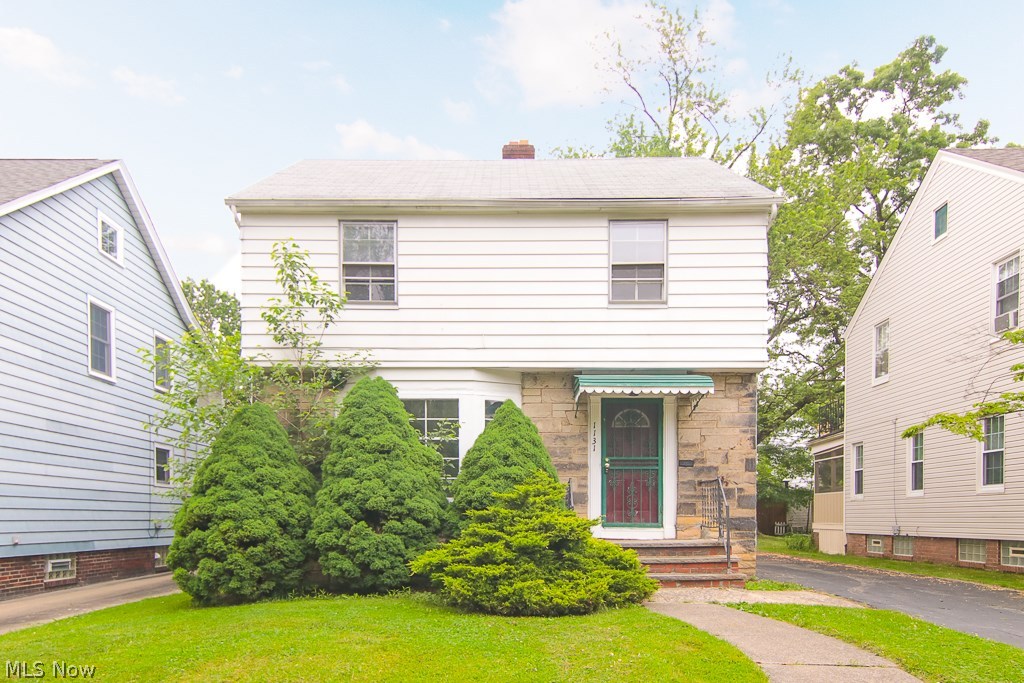 1131 Quilliams Road Cleveland, OH 44121 - Photo 1 of 35 Gallery Image 1