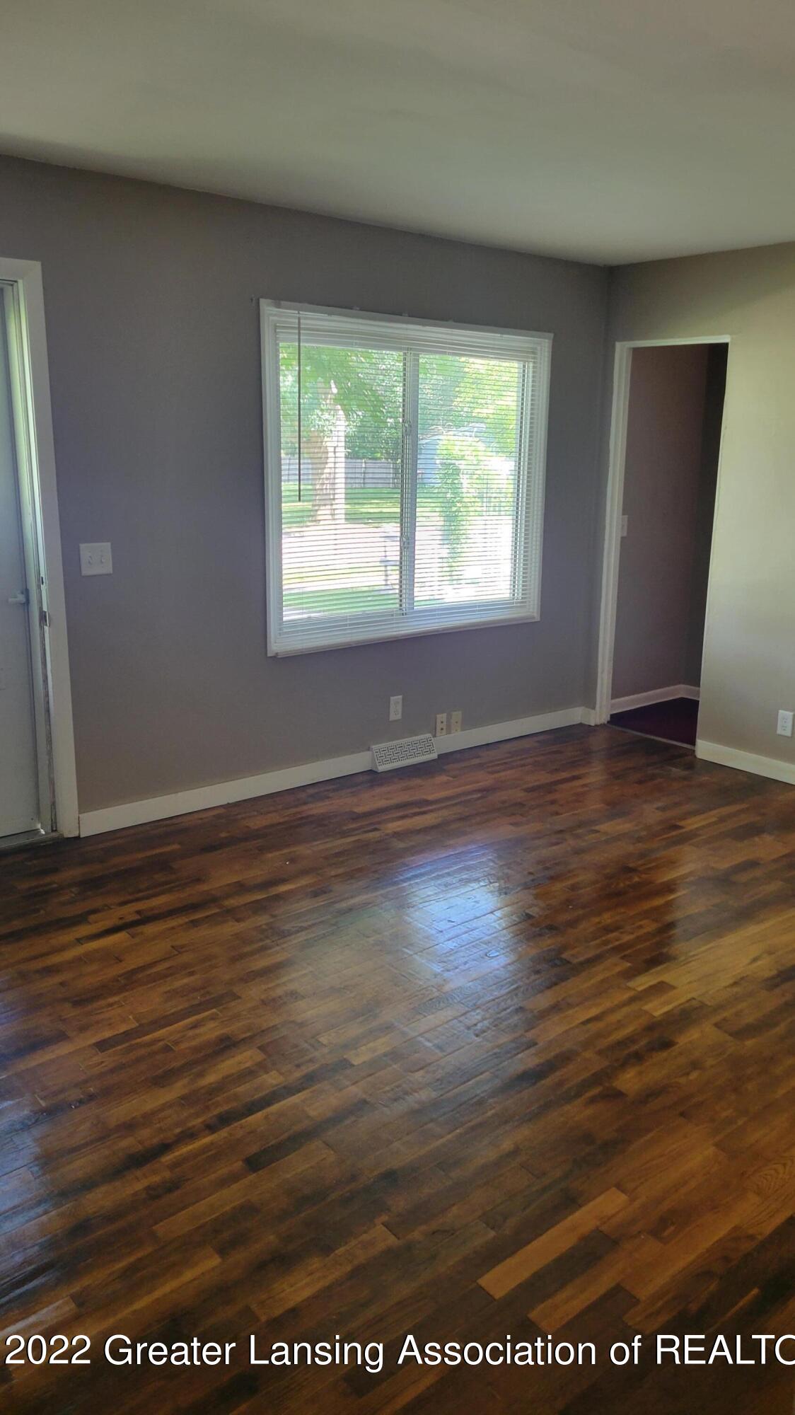 106 East Rouse Street Lansing, MI 48910 - Photo 19 of 40 20220725_140201