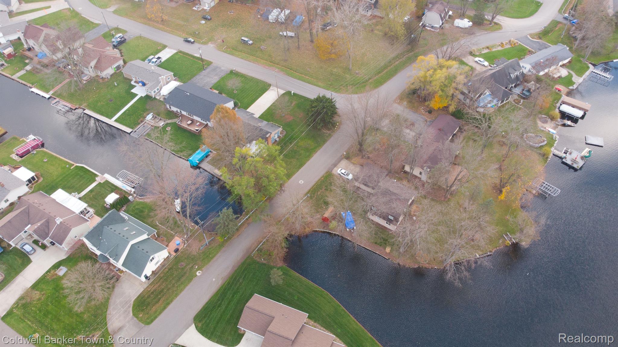 11727 Ridge Drive Pinckney, MI 48169 - Photo 44 of 46 Gallery Image 44