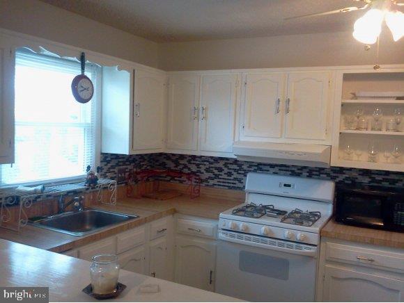 14 Walnut Road, Unit C Manahawkin, NJ 08050 - Photo 5 of 11 Gallery Image 5