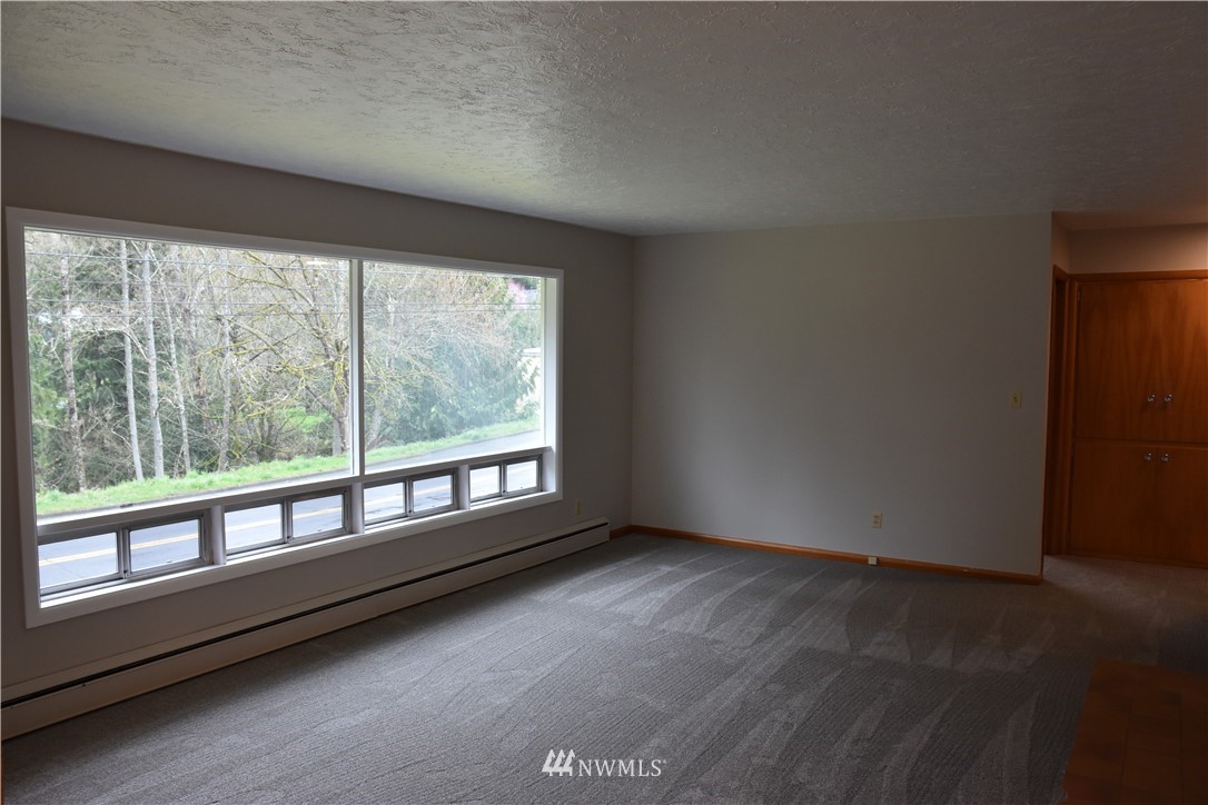 3308 Laurel Road Longview, WA 98632 - Photo 3 of 23 Gallery Image 3