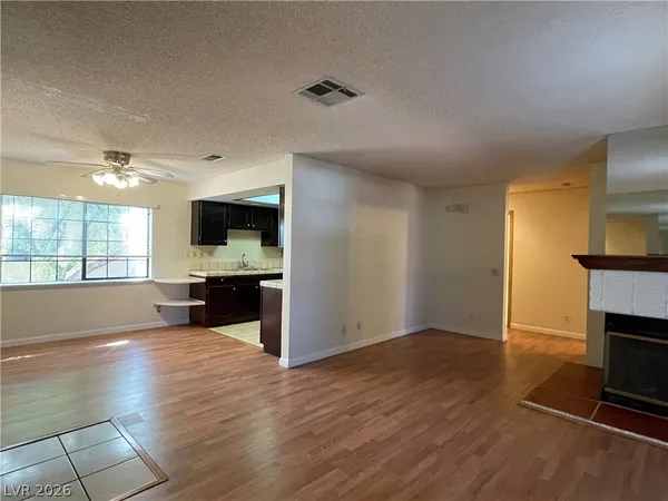 $1,290 | 4111 Sanderling Circle, Unit 354, Las Vegas, NV 89103