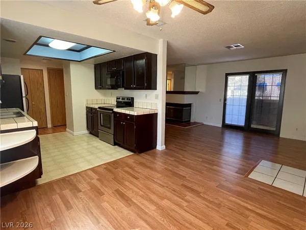 $1,290 | 4111 Sanderling Circle, Unit 354, Las Vegas, NV 89103