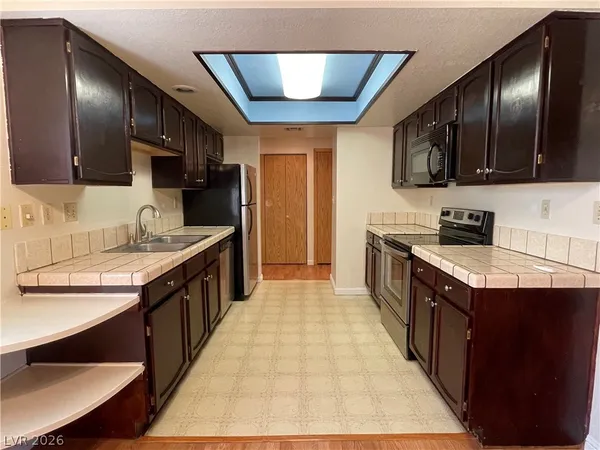 $1,290 | 4111 Sanderling Circle, Unit 354, Las Vegas, NV 89103