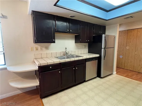 $1,290 | 4111 Sanderling Circle, Unit 354, Las Vegas, NV 89103