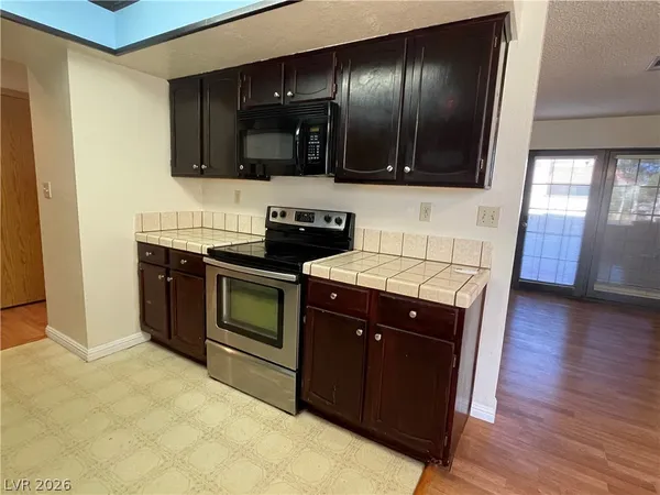 $1,290 | 4111 Sanderling Circle, Unit 354, Las Vegas, NV 89103