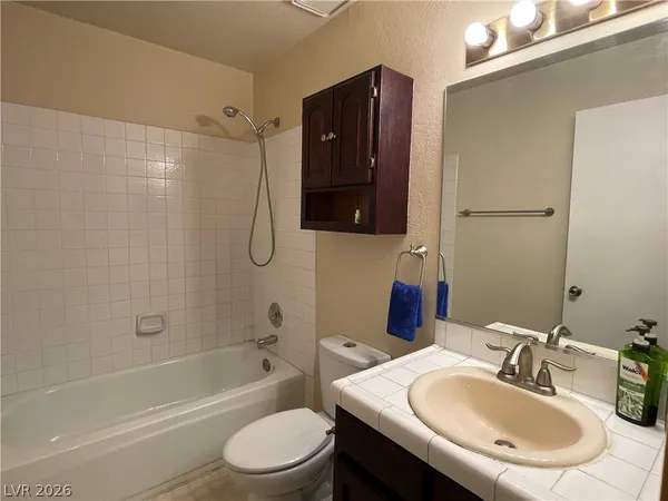 $1,290 | 4111 Sanderling Circle, Unit 354, Las Vegas, NV 89103