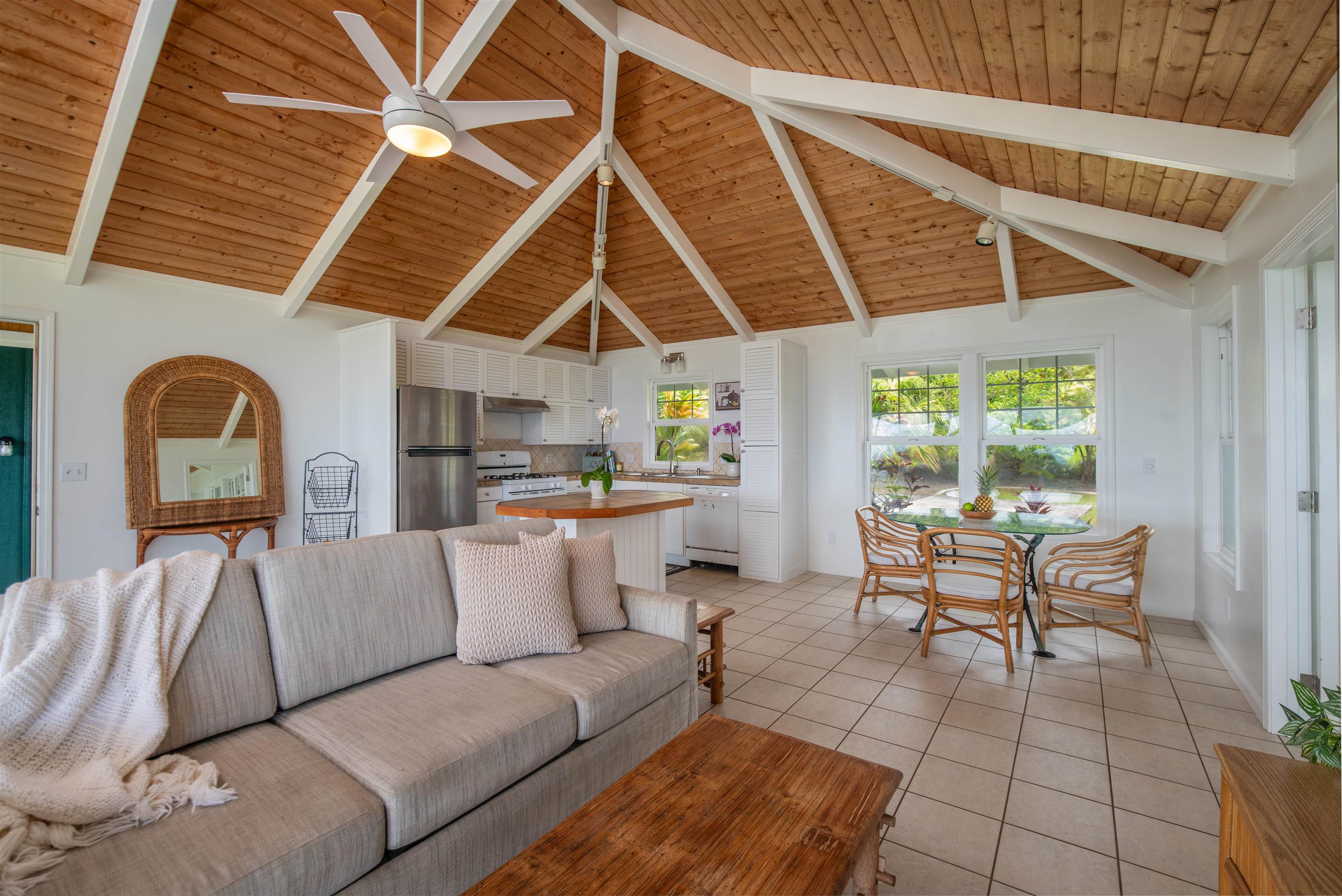 56 Hanauana Road Haiku, HI 96708 - Photo 2 of 28