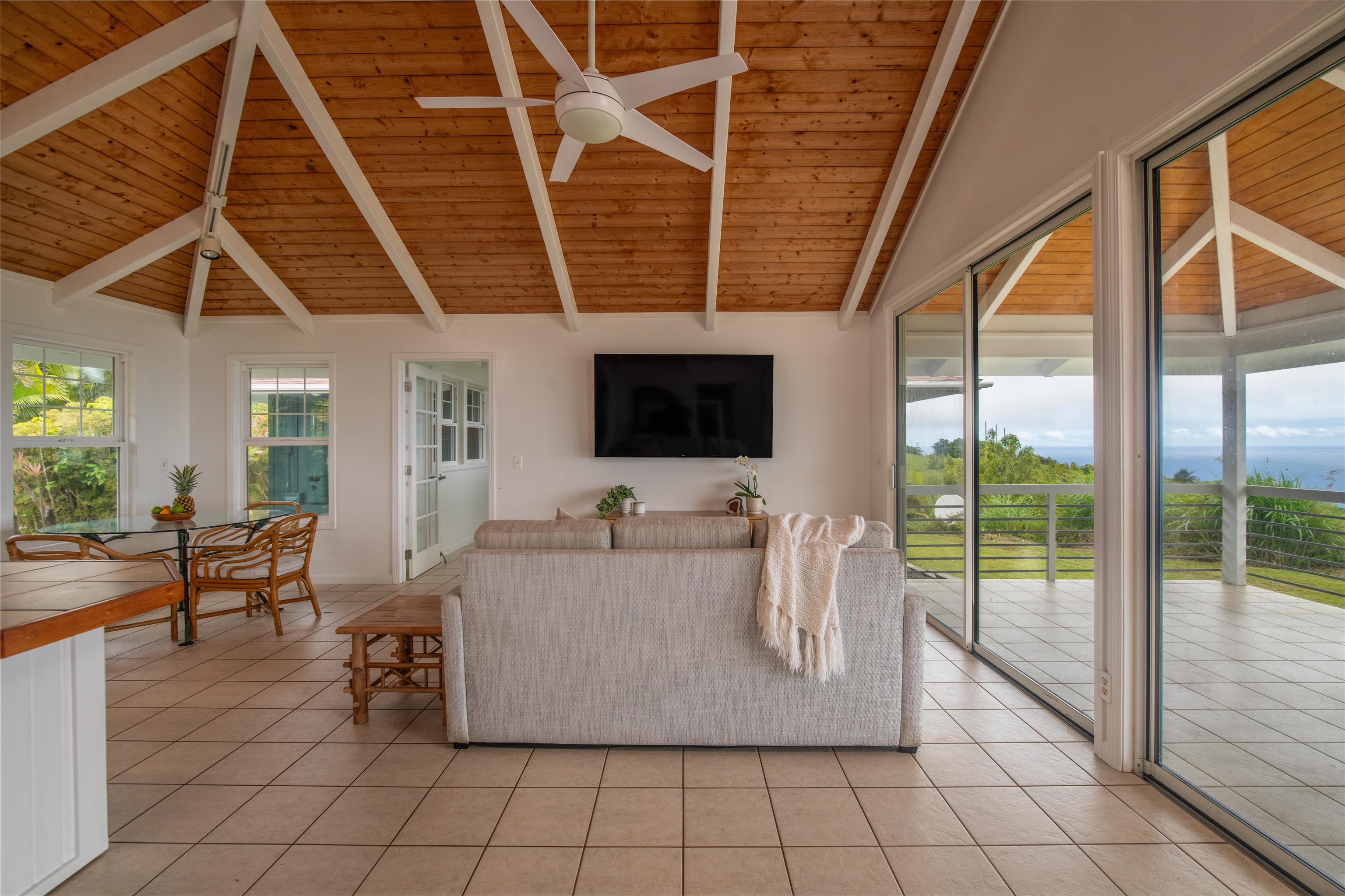 56 Hanauana Road Haiku, HI 96708 - Photo 3 of 28