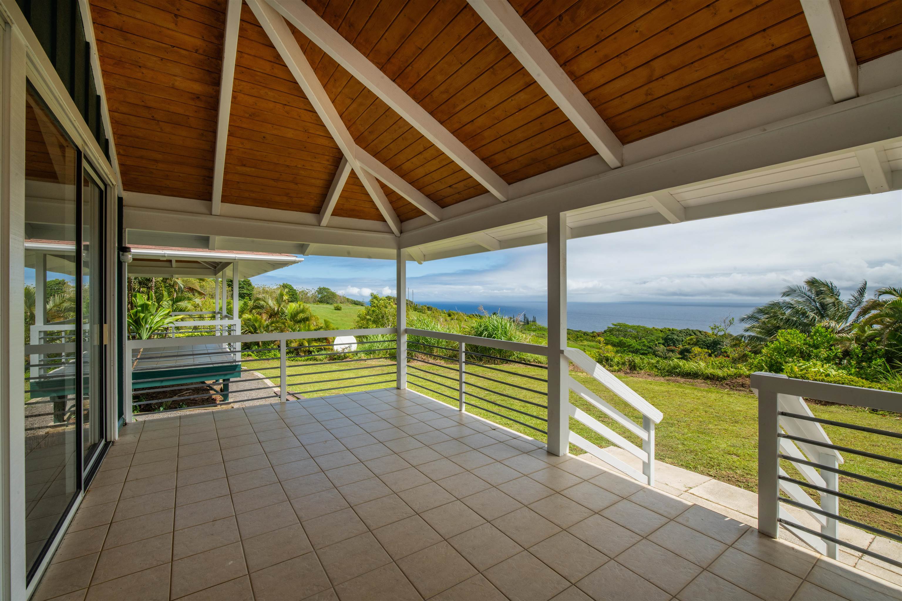 56 Hanauana Road Haiku, HI 96708 - Photo 4 of 28