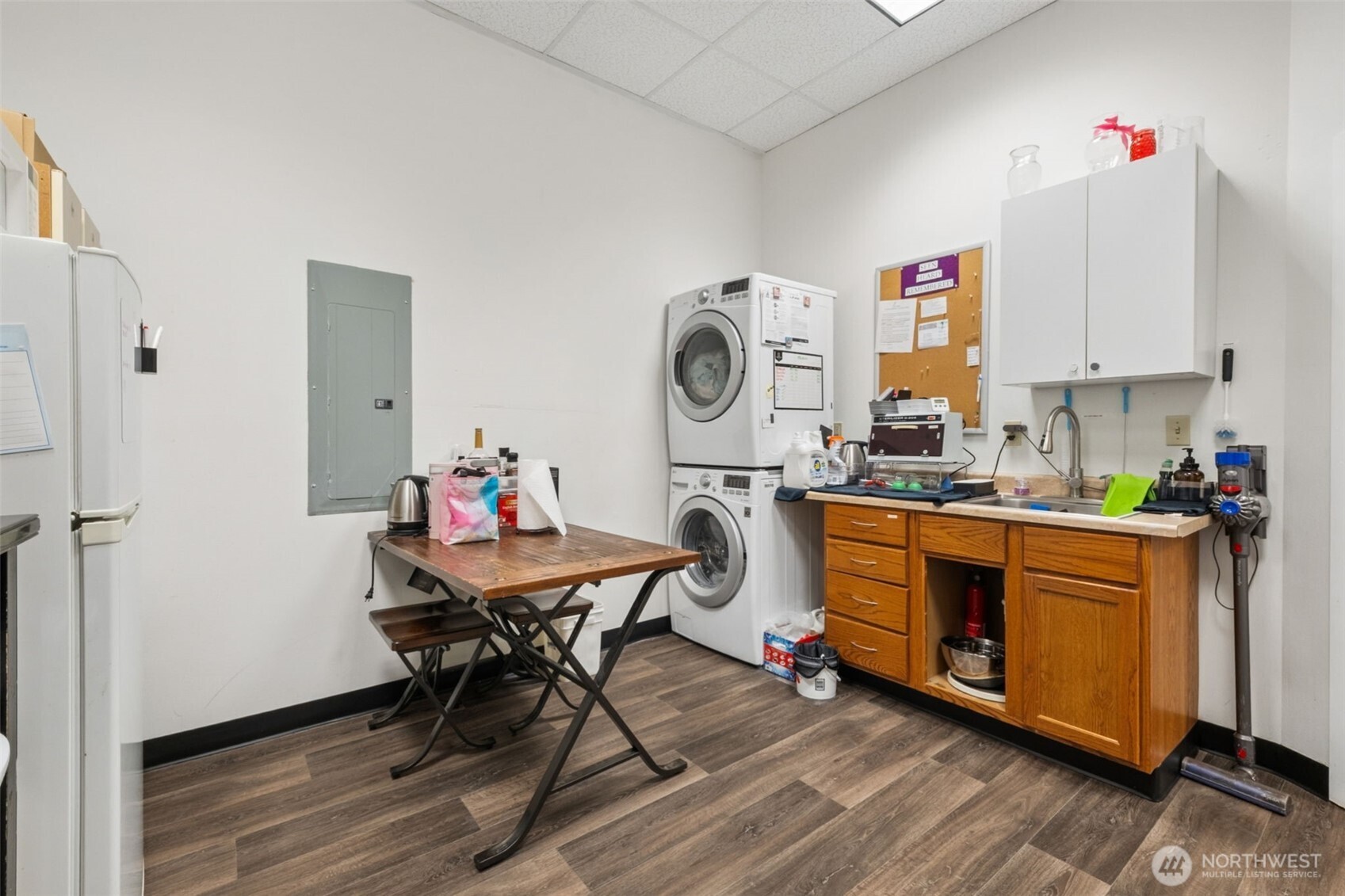 636 Southwest 152nd Street, Unit D Burien, WA 98166 - Photo 7 of 8