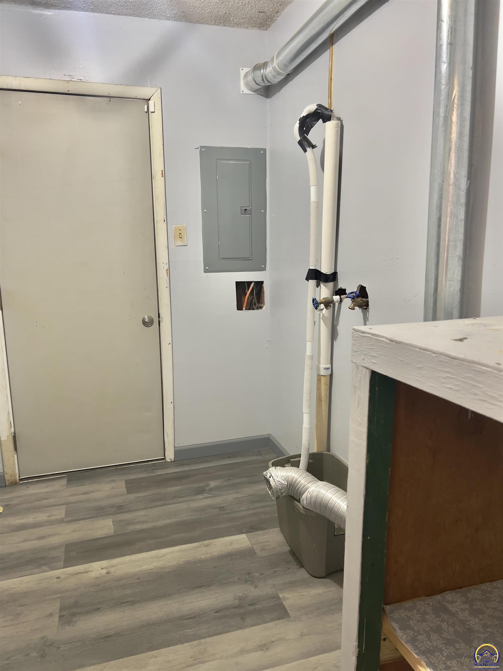 4839 Southwest 18th Street Topeka, KS 66604 - Photo 8 of 13