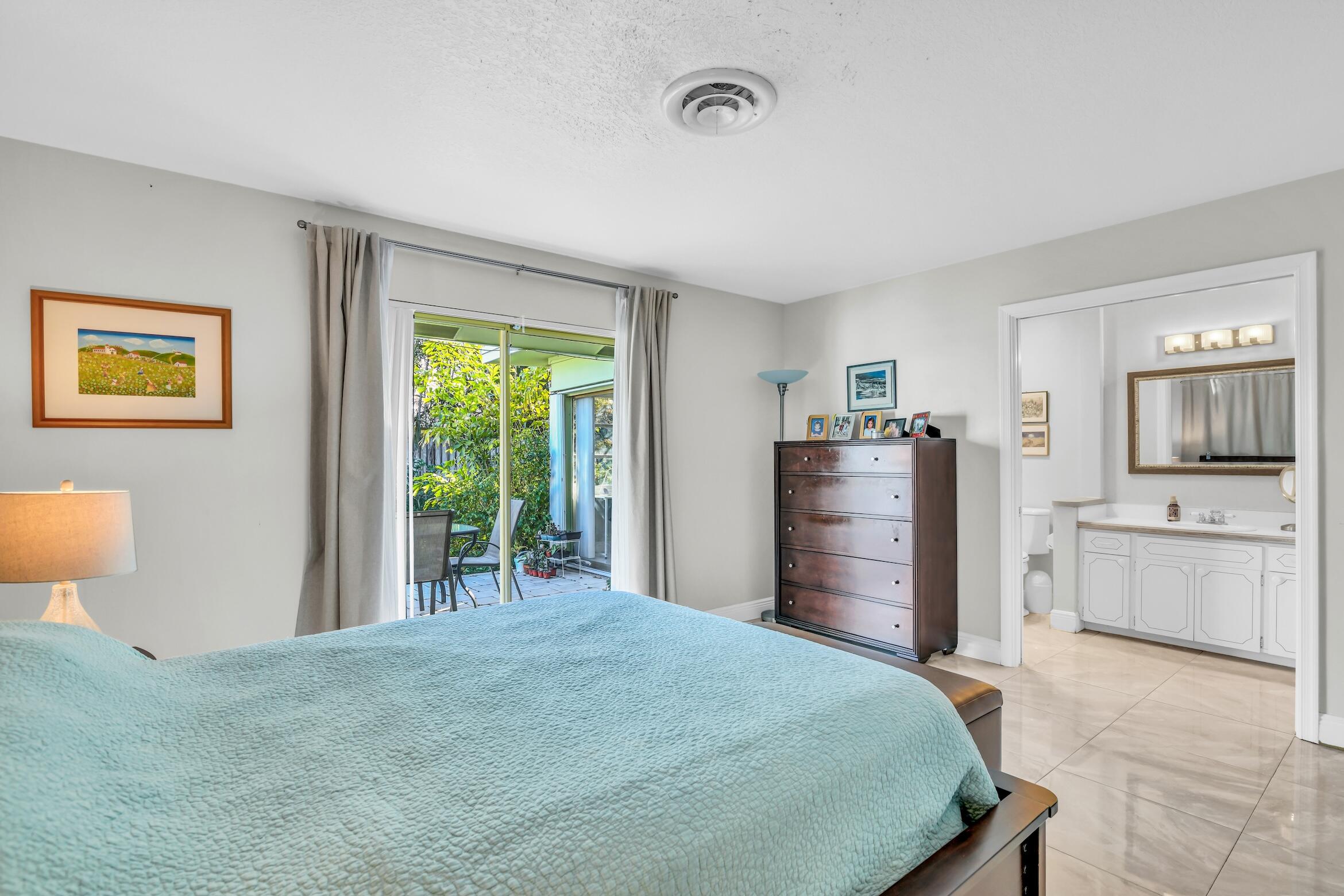 1290 Southwest 8th Street Boca Raton, FL 33486 - Photo 20 of 35 1290 SW Eighth St Boca Raton - 42