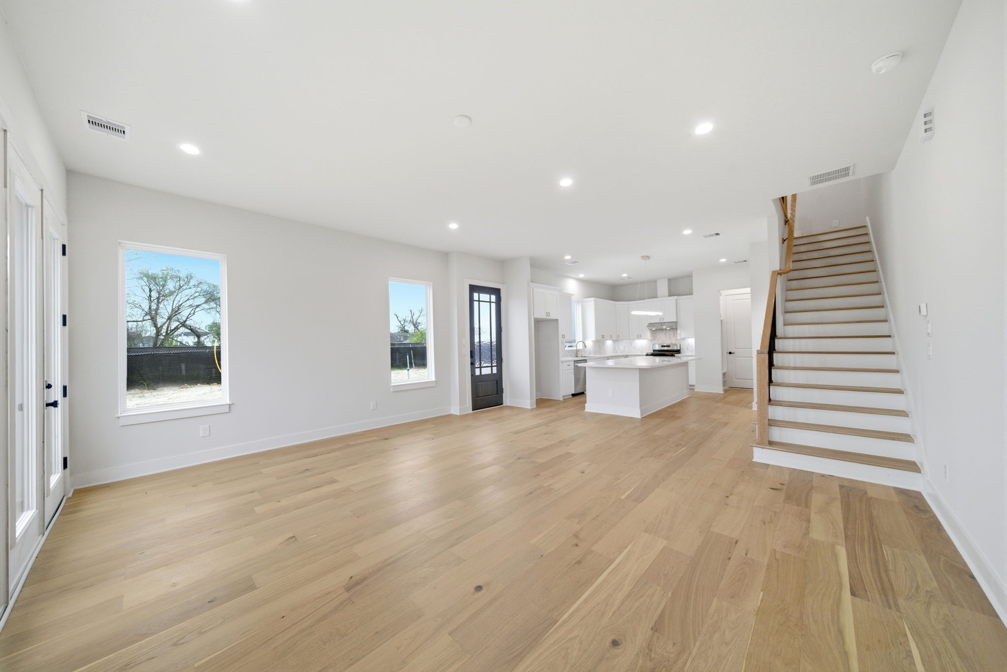 328 Janisch Road, Unit C Houston, TX 77018 - Photo 8 of 46 Gallery Image 8