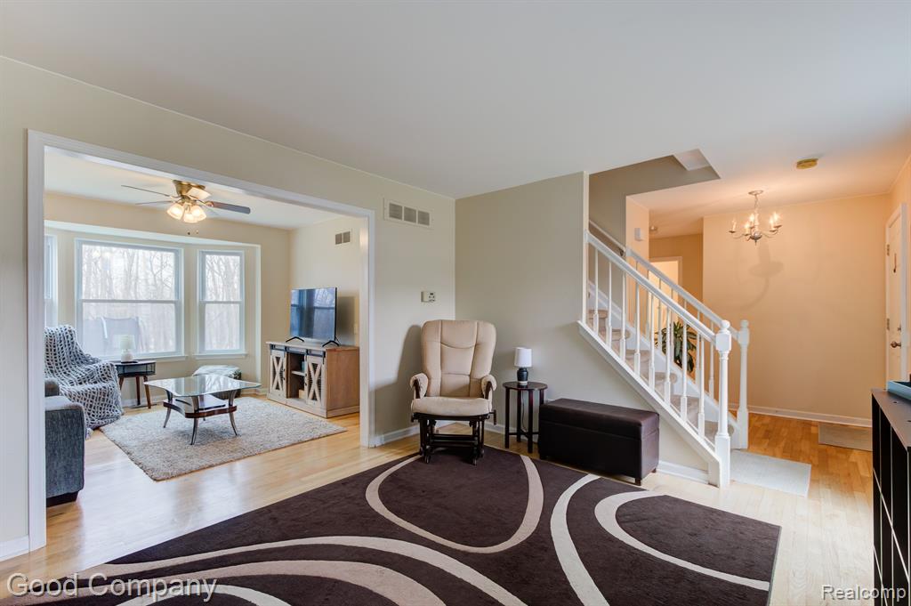 343 Whitney Drive Rochester Hills, MI 48307 - Photo 2 of 43