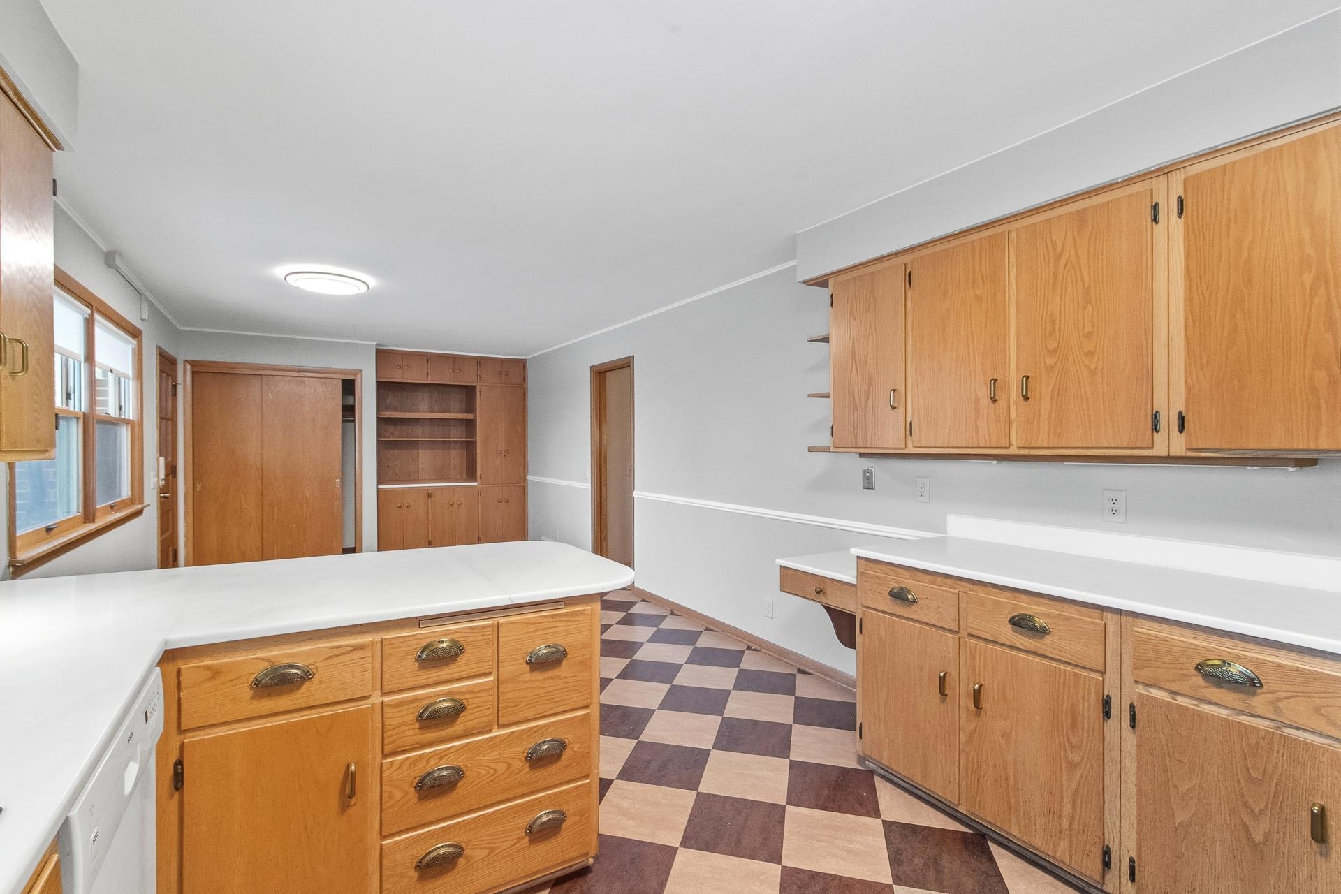126 Ellickson Street Arlington, WI 53911 - Photo 8 of 61