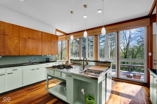 $695,000 | 9806 Raintree Drive North, Columbus, IN 47201