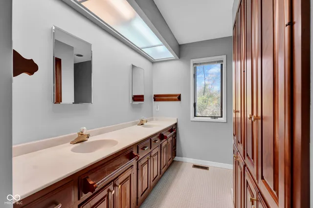 $695,000 | 9806 Raintree Drive North, Columbus, IN 47201